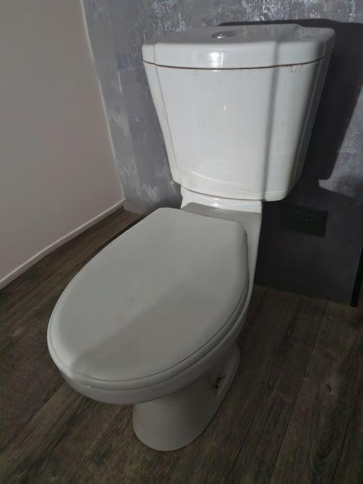 Продам унитаз бу