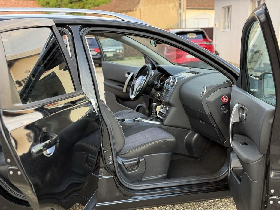 Nissan Qashqai 1.6 DCi 130 CP Visa 4X4 E5 11/2012 SE POATE IN RATE