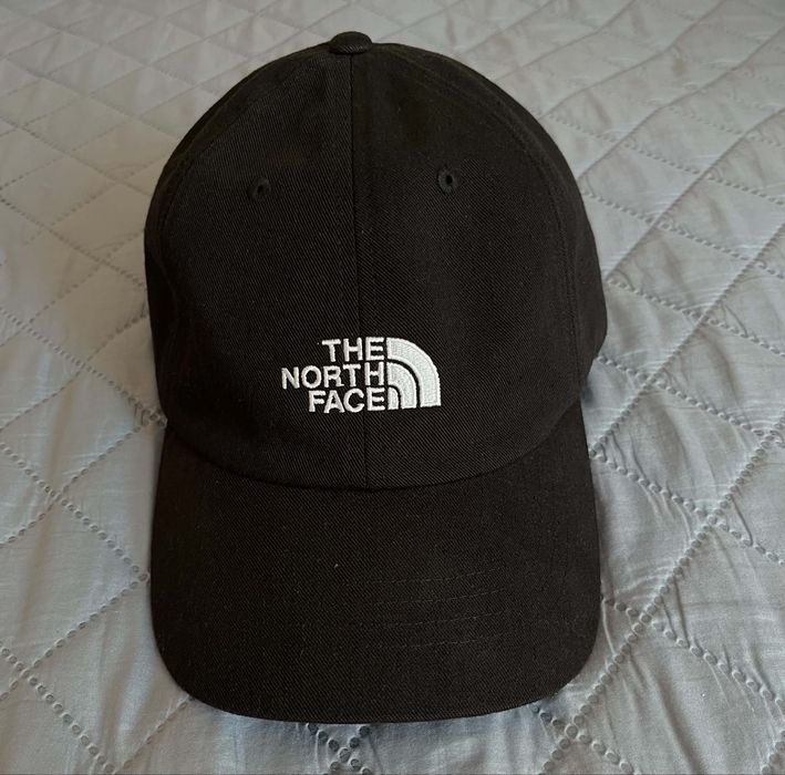 The North Face & Under Armour Шапки