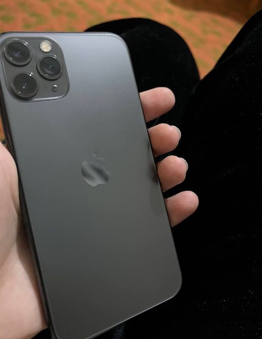 Айфон  11 про  сотилади ранги кора коробка документ бор