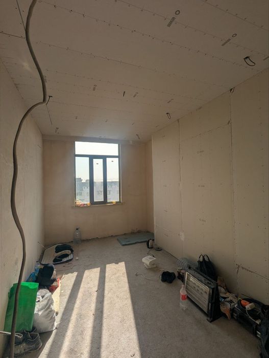 Yangi xayot suputnikda 2 xonaliy uy sotiladi