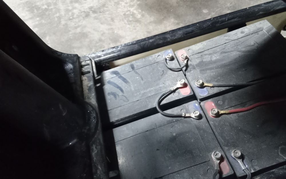 Продаю скутер ск8