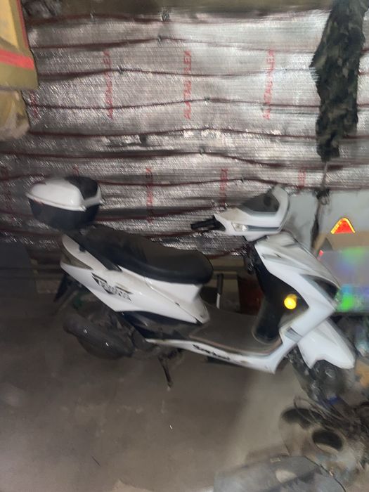 Продам скутер на учете
