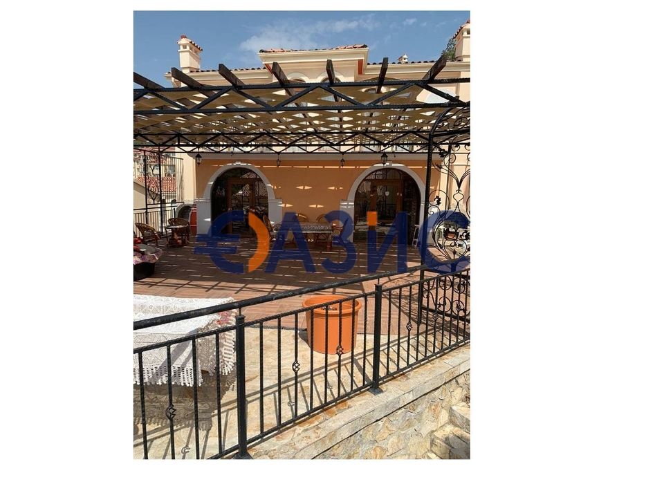 Вила 2-етажна, Вила Романа, Елените, България - 217 кв. м.+двор 300 кв