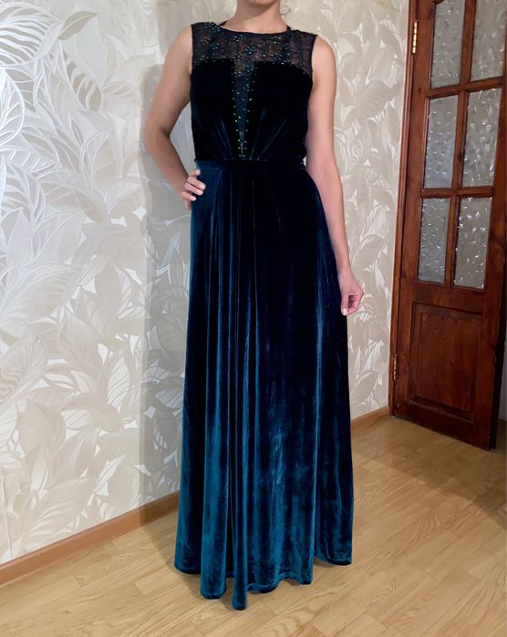 Платье вечернее