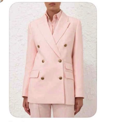 Костюм от две части по модел на Zimmermann