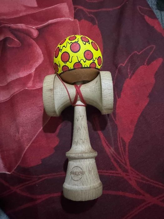 Kendama pizza sweets