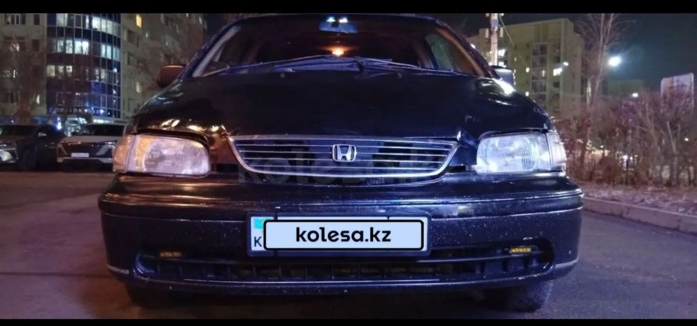 Срочно продам машину минивэн