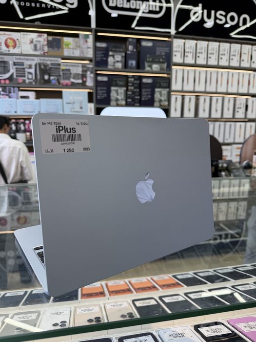 MacBook Air M5 7sikl