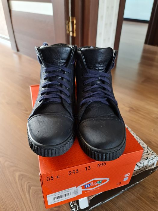 Продам ботинки демисезонные на мальчика