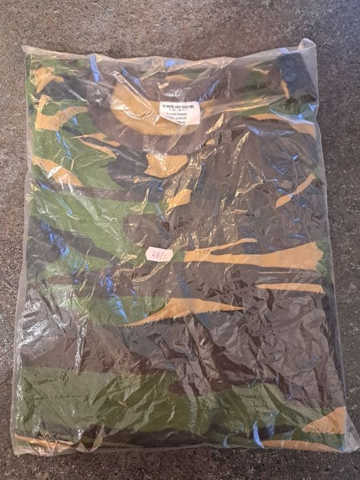 Tricou mozaic, de camuflaj!