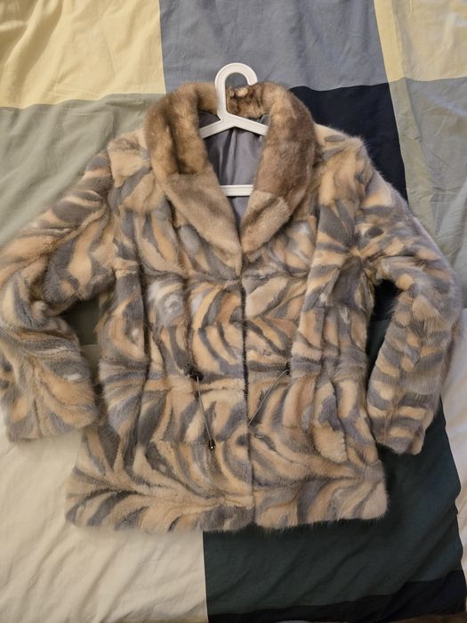 Haina blana dama