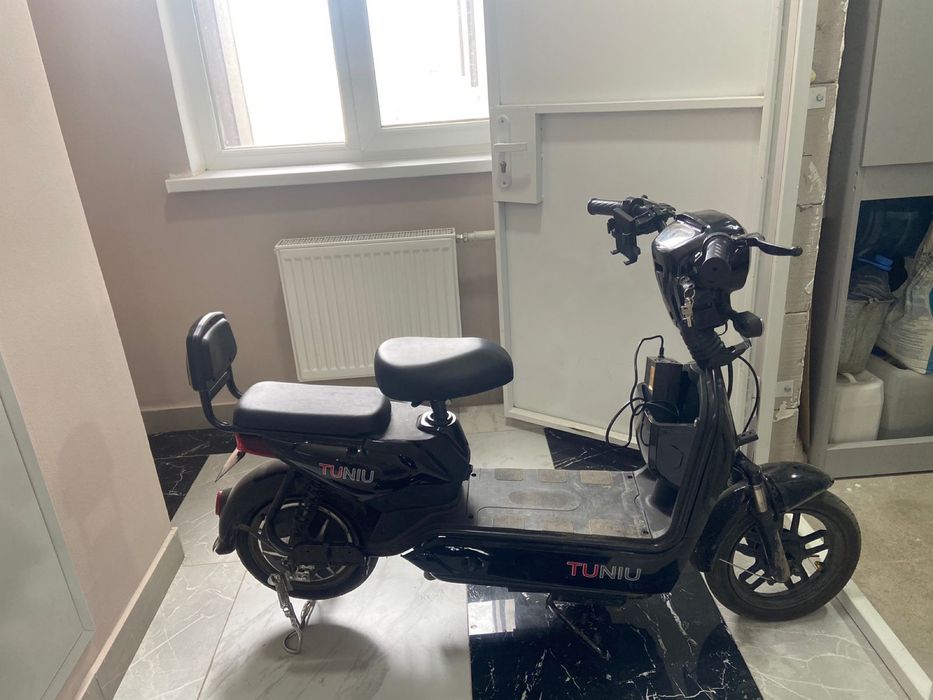 Элоктроскутер.