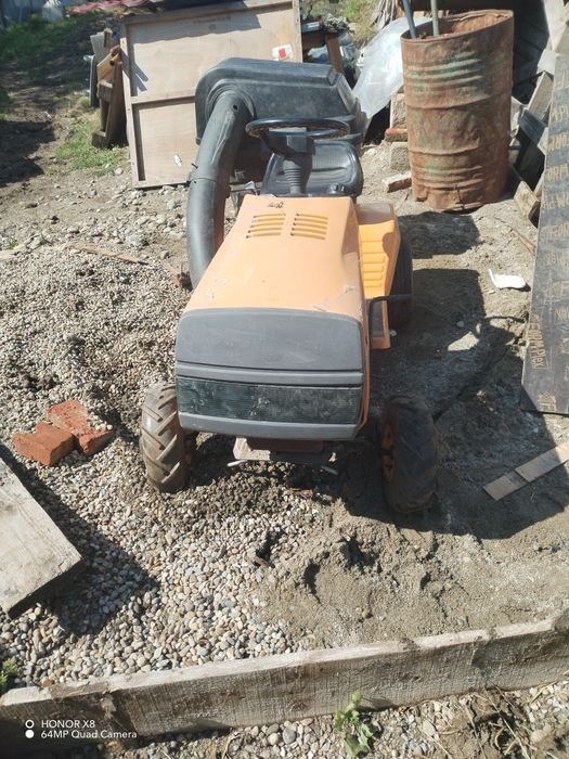 Tractoras gazon partner husvarna