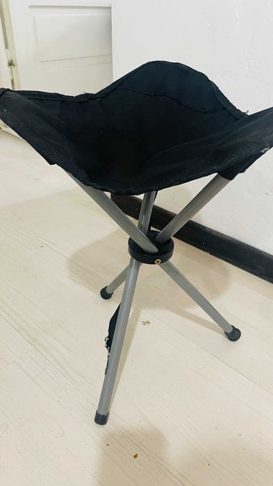 Scaun pliabil camping/pescuit – compact, stabil, ușor de transportat