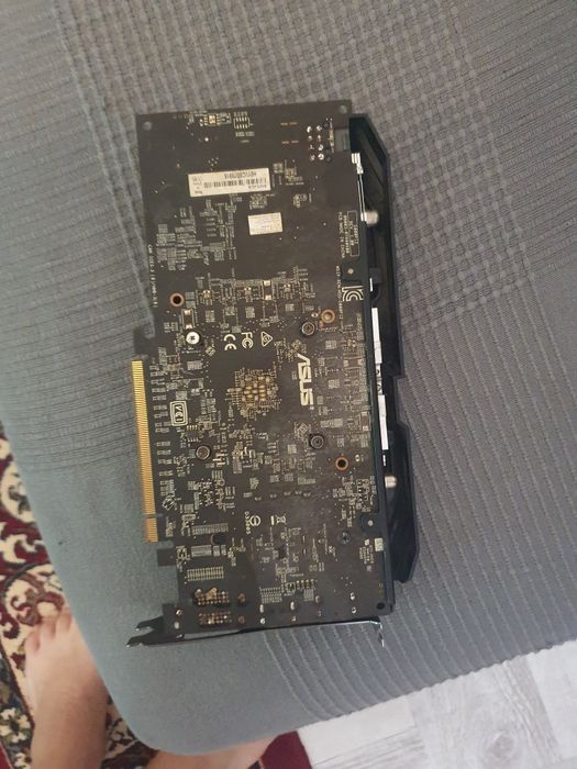 Placa video amd Rx 470 defecta