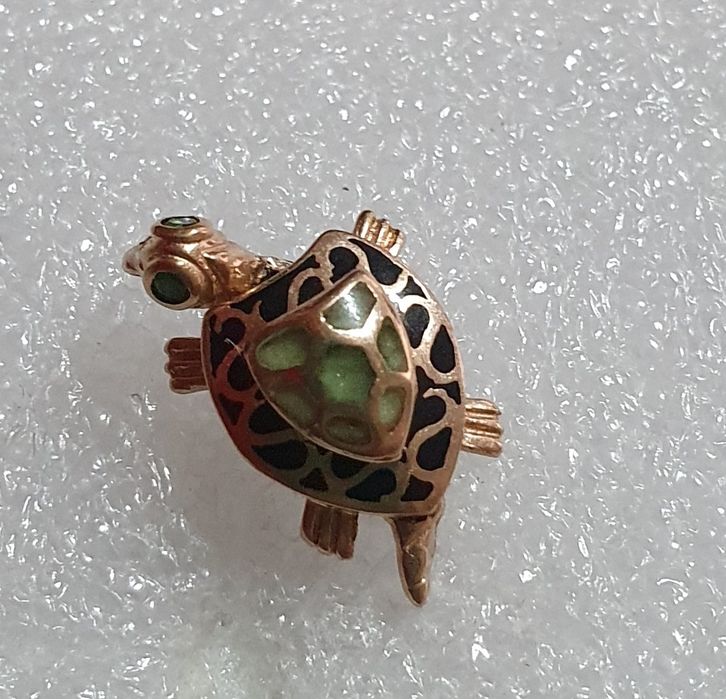 Кулончик    черепашка.