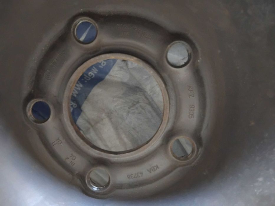 Гуми Зимни и Джанти Стоманени 4 броя комплект 16" за Пежо 308 комби