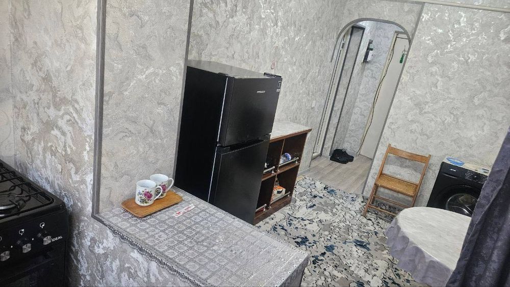 Чиланзар 5. Кирпич . Продается 1 комнатная квартира Срочно.