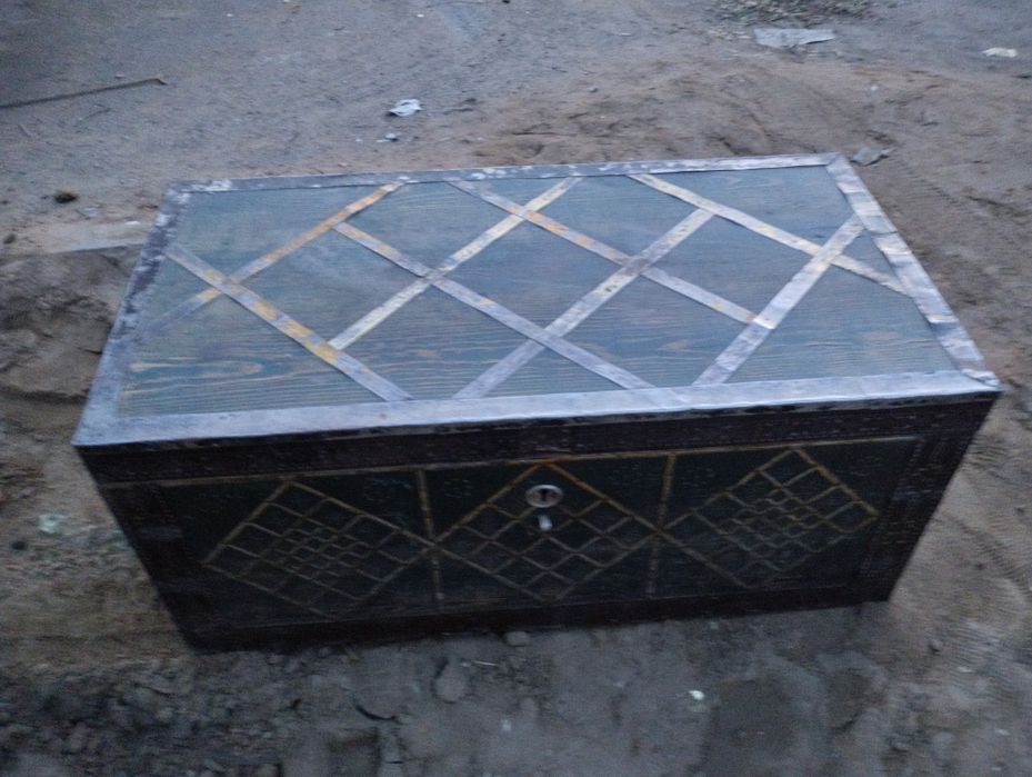 Продам сундук. Деревянный