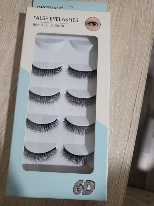 Продаётся накладные ресницы