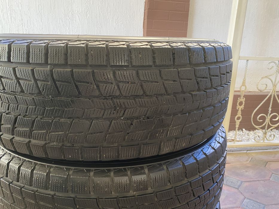 Шины 285/60/18 Dunlop зимние