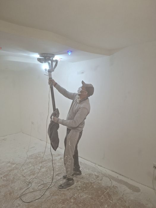 Prestez servicii in construcții