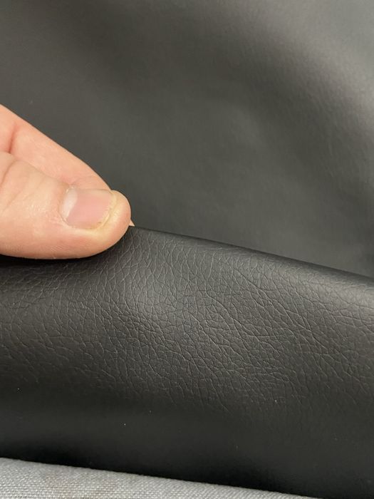 Эко кожа  есть 30метр