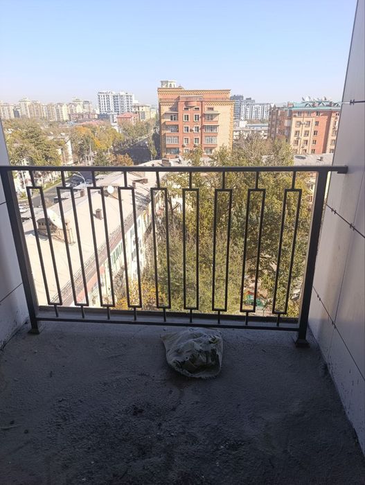 Продаю свою квартиру без ремонта в виде коробка на 8 этаже в ЖК NUKUS