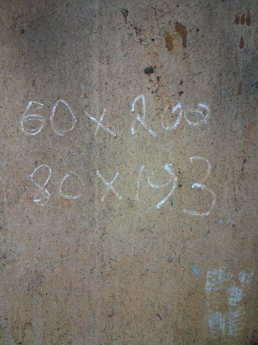 Продам.  Две     Двери железные.