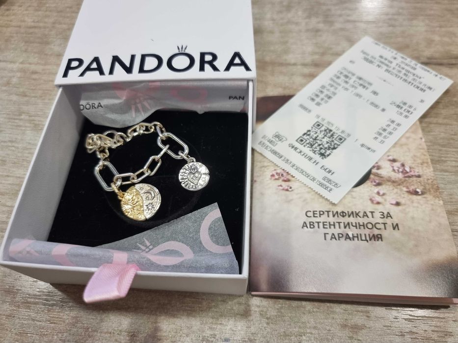 Гривна Pandora с висулки медалиони
