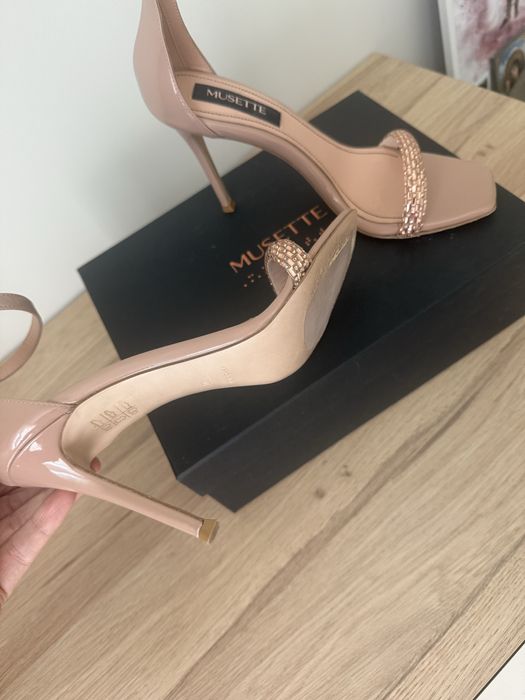 Сандали на висок ток Musette 38 номер