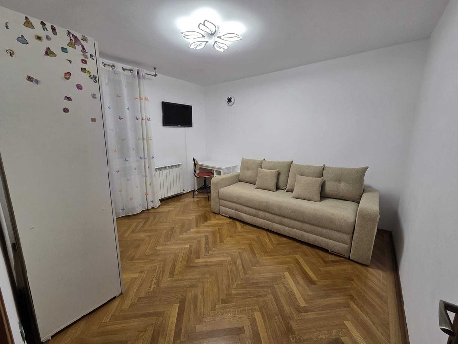 Apartament cu 3 camere etaj 2 in centru mobilat si utilat complet +aer conditionat