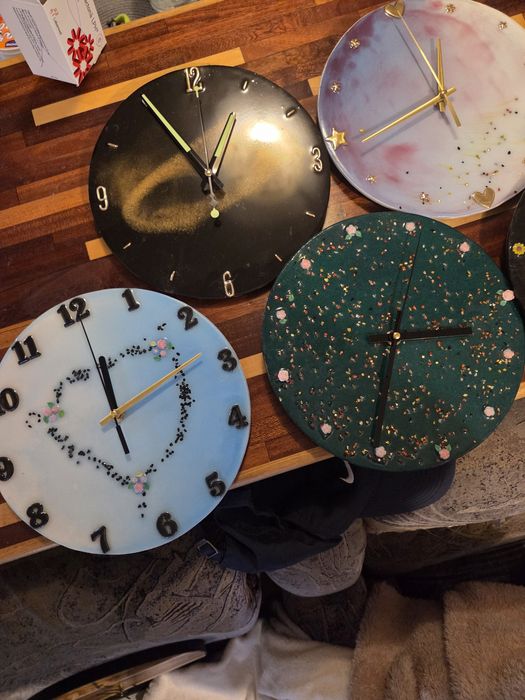 Ceasuri de perete cu rășină 24cm