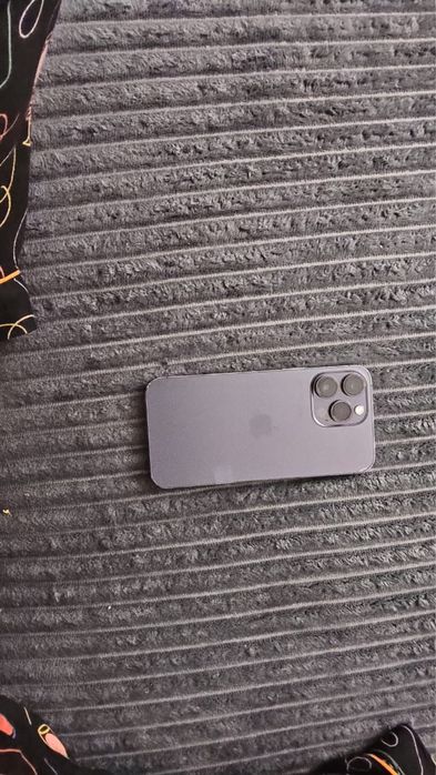 Продам телефон 14 про мах