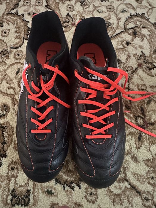 Бутсы футбольные