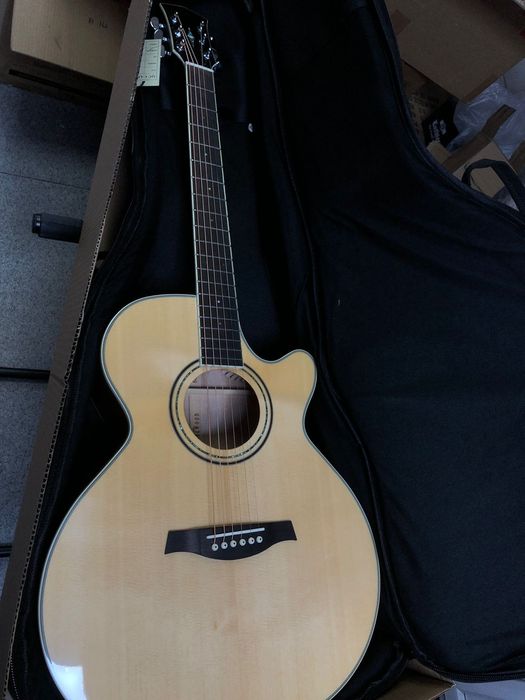 Электроаккустическая гитара Parkwood s67