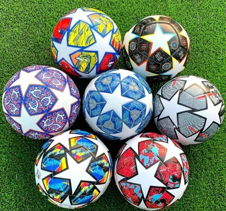 Футбольные  мячи