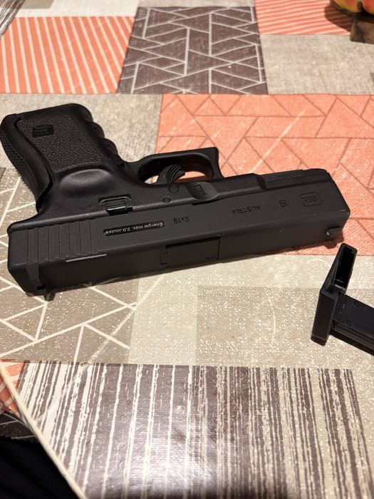 AIRSOFT glock 19