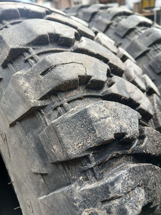 Продавам гуми за джип 225 75 16