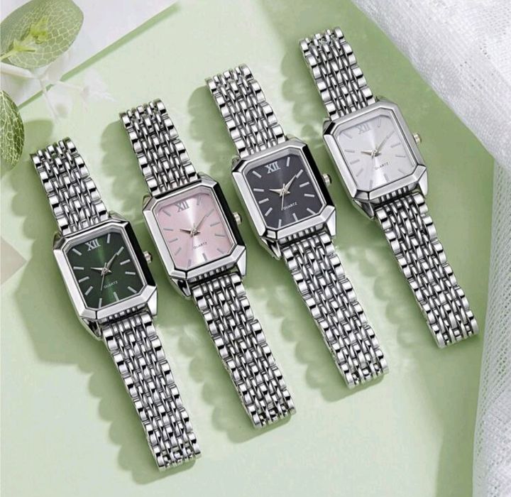 Дамски моден кварцов часовник