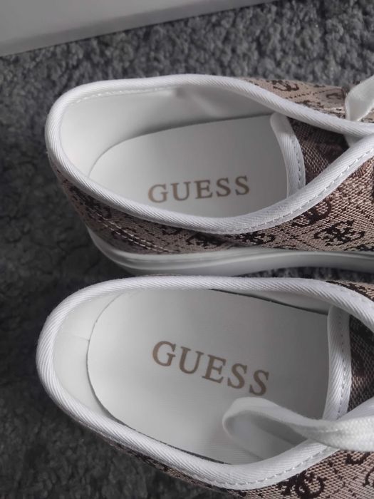 Чисто нови дамски маратонки / кецове GUESS (Оригинал) – 39 номер (US 8.5) Доставено от USA