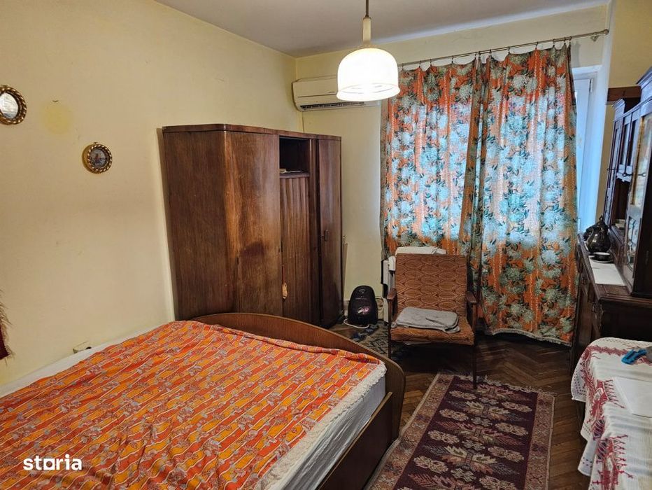 - Apartament 2 camere, confort 1 decomandat, Zona Centrala.