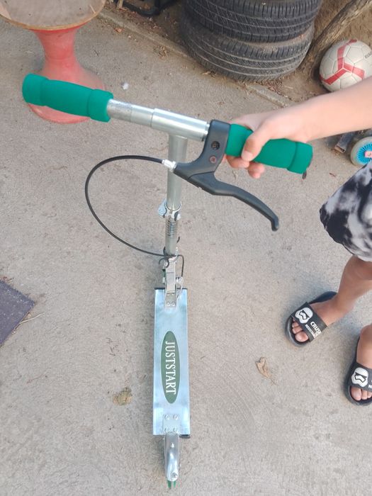 Детска тротинетка скутер