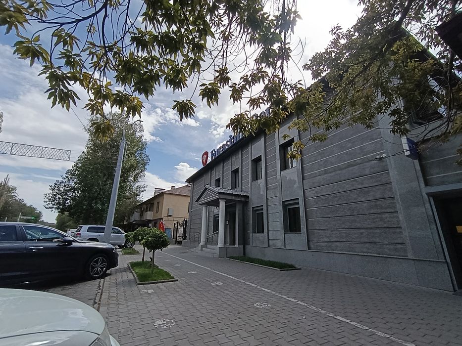 2хкомн кв в центре Абая140, 2эт