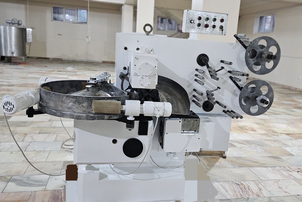 Продам оборудование для завертки кондитерских изделий, марки FND.S800