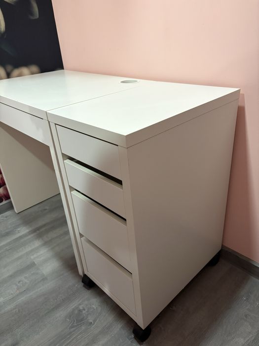 Детско бюро Micke IKEA