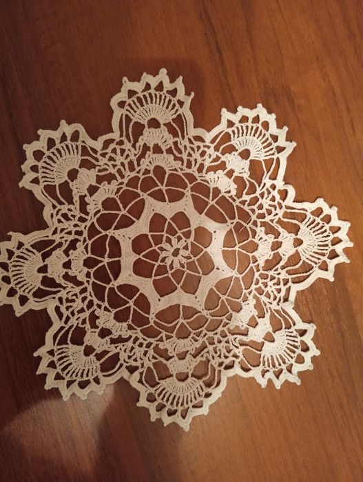 Продам салфетки вязаные