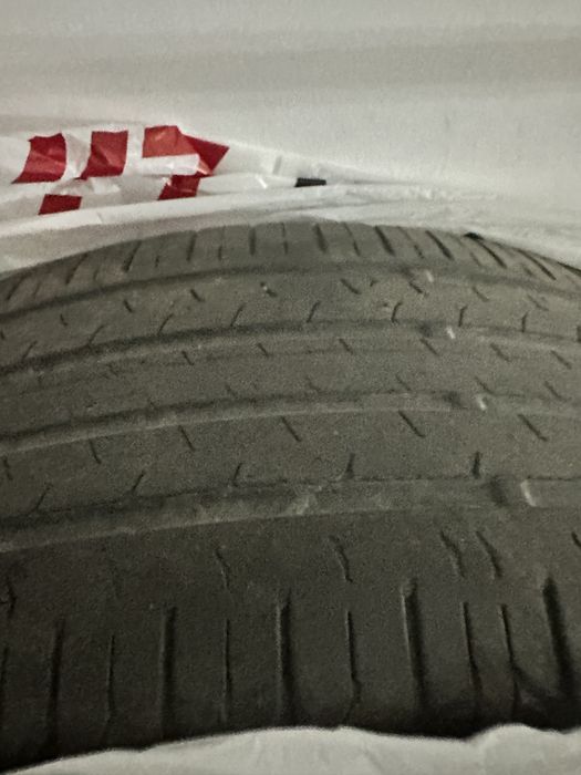 Продам шины CONTINENTAL  235 65/R17