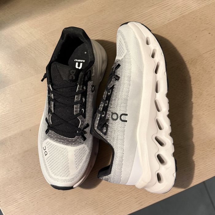 Новые кроссовки On